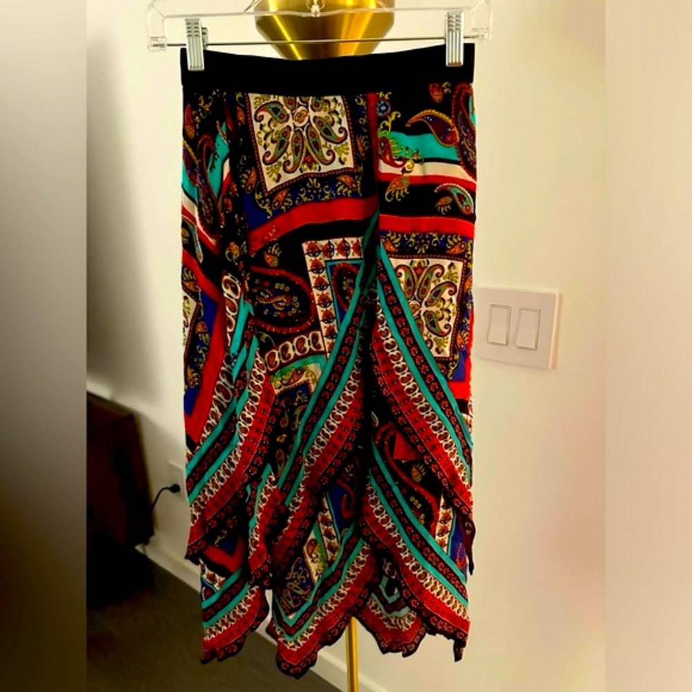 Alice & Olivia - Flowy Layered Patterned Skirt - US: 0
